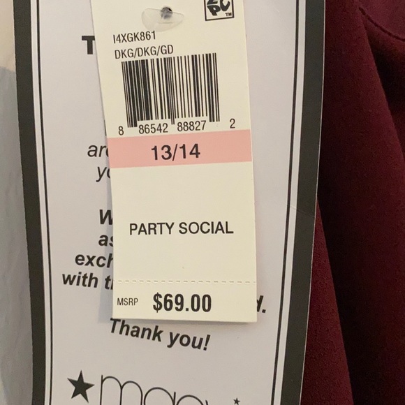 Red dress - Picture 3 of 3